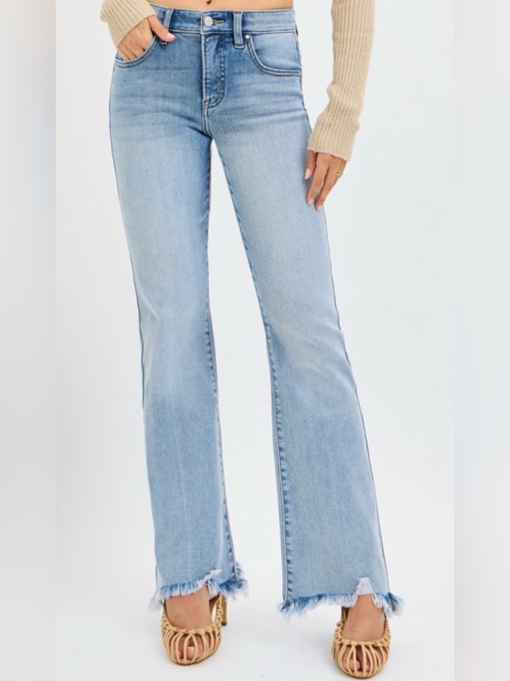 RISEN Women’s Tummy Control Medium Wash Blue Mid-Rise Flared Jeans NWT Sz 15/32